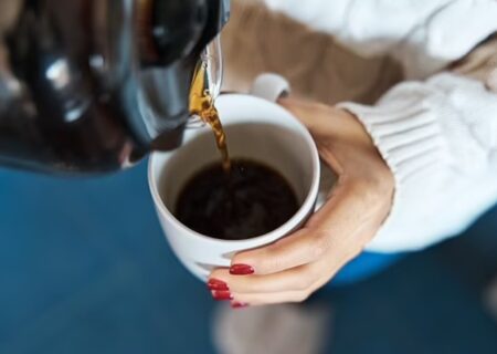 ۱۶ جرعه از این نوشیدنی محبوب بنوشید و از ابتلا به زوال عقل پیشگیری کنید