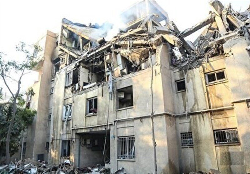 شهادت ۶۰ نفر از مردم درپی تخریب یک ساختمان در تهران/ کودکان ۶ و ۹ ماهه زیر آوار هستند/ پیکر چند نفر از زیر آوار خارج شده؟