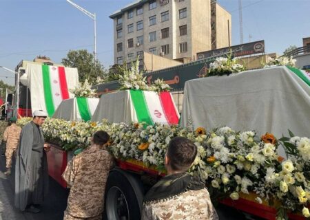 بدرقه باشکوه سرداران و دانشمندان شهید توسط مردم ایران/ سردار قاآنی و پزشکیان در میان مردم/ تابوت کودکان جلودار کاروان شهدا شد