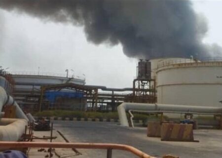 محبوس‌ شدن برخی افراد در حادثه آتش‌سوزی اسکله دیر تکذیب می‌شود