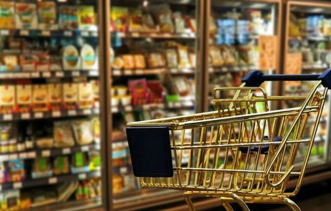 تورم سه‌رقمی در سفره خانوار/ بیش از ۲۰ قلم خوراکی از مرز تورم سالانه عبور کردند