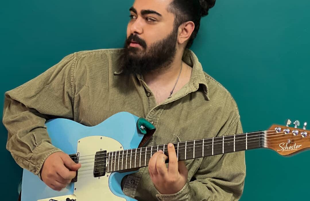 گیتار «برقی» نیست؛ واژهای نادرست برای سازی زنده