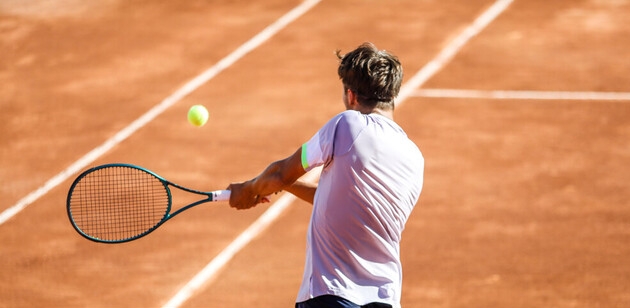 اعتراض مربیان تنیس خاکی خوزستان نسبت به تعطیلی ۴ ماهه زمین‌های تنیس سازمان آب و برق