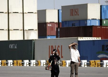 دعوت از تجار خوزستانی برای اعلام مشکلات ترخیص کالاها