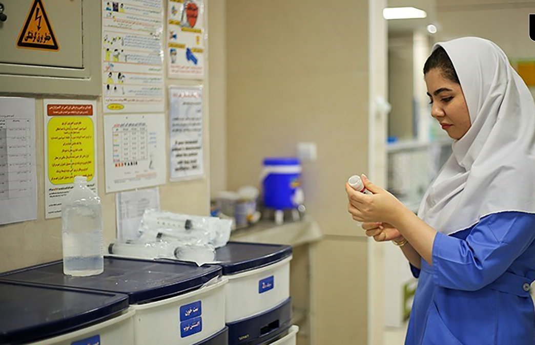 تبعیض در نظام پرداخت سلامت؛ پرستاران در حاشیه / درخواست اصلاح فوری ساختار پرداخت در وزارت بهداشت