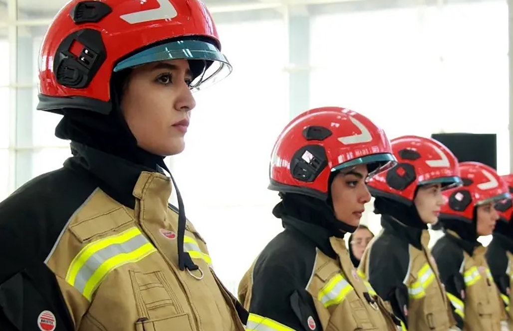 برای اولین بار در کشور؛ استخدام آتش نشانان زن در دستور کار قرار گرفت
