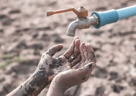 استاندار خوزستان: شوری آب در برخی مناطق آبادان به ۴۰ هزار میکروموس می‌رسد