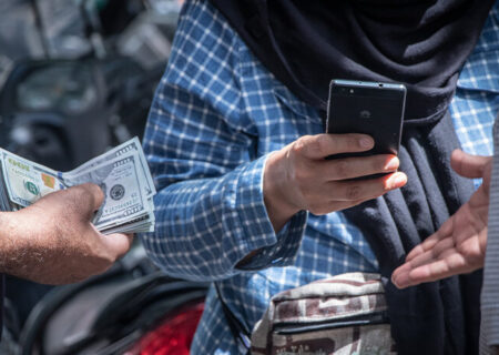 قیمت جدید دلار، یورو و سایر ارزها امروز ۱۵ مردادماه ۱۴۰۴/ دلار وارد فاز ریزشی شد