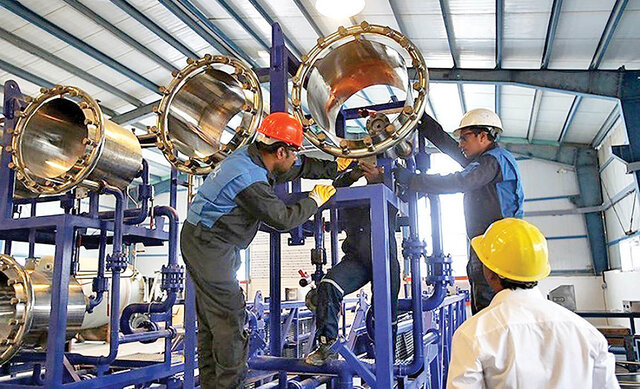 هیچ واحد صنعتی به دلیل کمبود برق تعطیل نمی‌شود