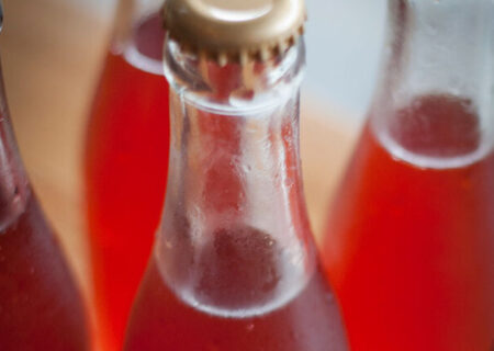 کشف حدود ۱۳ تن نوشیدنی غیرمجاز در آبادان