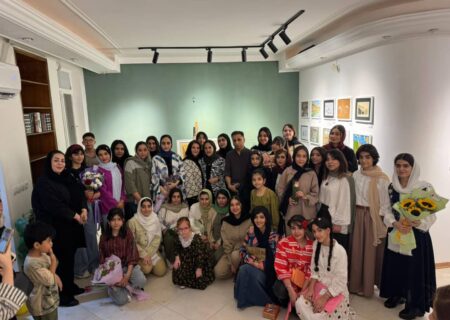 استقبال پر شور مردم اهواز از نمایشگاه طراحی و نقاشی “مرز پر گهر”