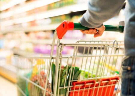 آمادگی کامل کشور برای تأمین کالاهای اساسی/ برای شرایط بحرانی ذخایر مطمئن داریم