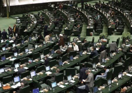 تعیین اعضای هیئت رئیسه کمیسیون صنایع مجلس/ علیزاده رئیس ماند