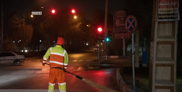 زنجیره ناقص ایمنی پاکبانان؛ از ماشین‌های مکانیزه تا البسه شبرنگ