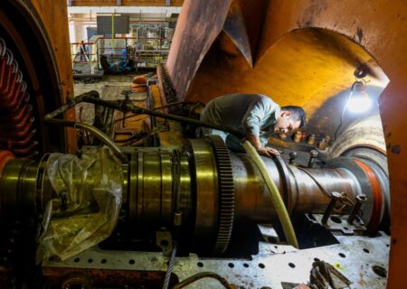 اجرای تصویب‌نامه حمایت از تولید پس از جنگ ۱۲ روزه در خوزستان ضروری است