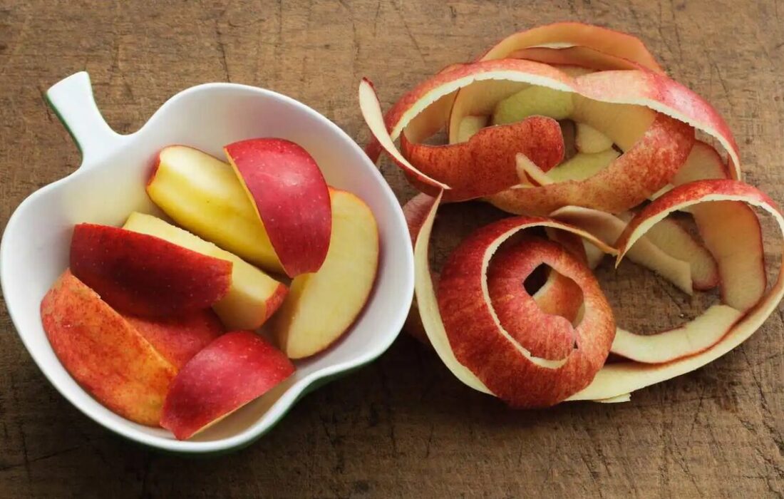 میوه‌ها را با پوست بخوریم یا بی‌پوست؟