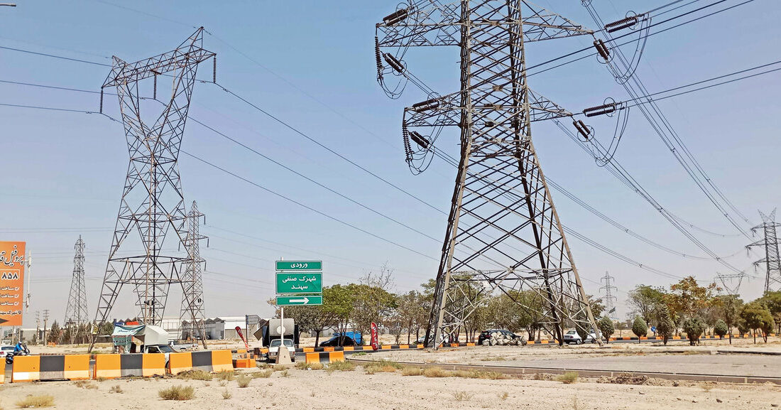 برق رفت، کارگرها هم رفتند/ شهرکهای صنعتی خاموشند