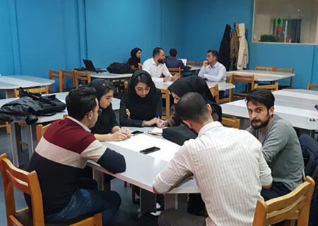 وزارت جوانان دقیقا دارد چه کار می‌کند؟ / ۲۰ هزار دلار برای هر جوان، هدیه ایران به اقتصاد غرب و شرق ! / از هر ۵ جوان تقریباً یک نفر بیکار است!