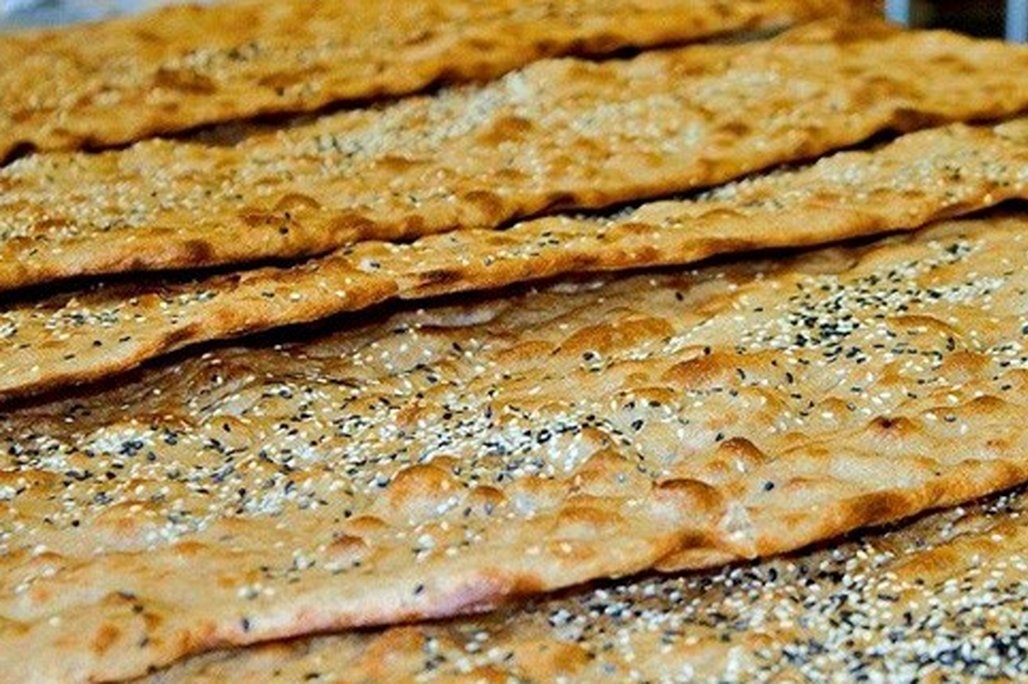 نان سنگگ ۵۰ هزار تومانی در برابر حقوق ۱۰ میلیونی /۱۵ درصد حقوق کارگر، خرج نان خالی با ویژگی خشخاشی!