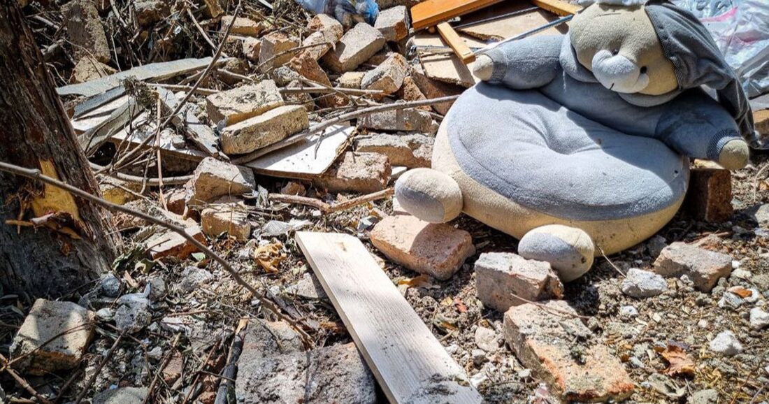 دولت کجای کار است؟ / 72 روز از جنگ 12 روزه گذشت اما مردم چشم‌ انتظار بازسازی خانه‌ هایشان!