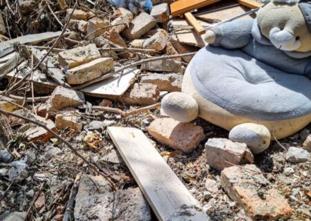 دولت کجای کار است؟ / 72 روز از جنگ 12 روزه گذشت اما مردم چشم‌ انتظار بازسازی خانه‌ هایشان!