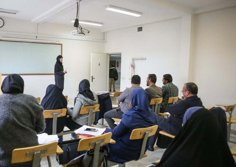 معاون وزیر علوم : سال تحصیلی جدید حضوری نیمه دوم مهرماه آغاز می شود