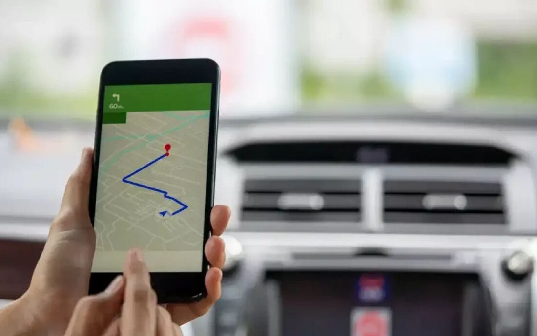 اختلال جی پی اس ها به دلیل حضور احتمالی پهپادها است / وزیر ارتباطات خبر داد