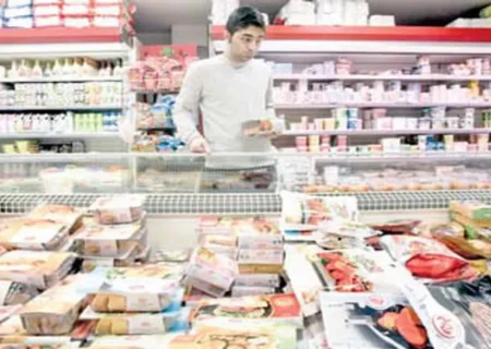 صعود تند قیمت کالاهای اساسی در شرایطی رخ داده که دولت برای پرداخت یارانه و کالابرگ با کسری منابع مواجه است‌