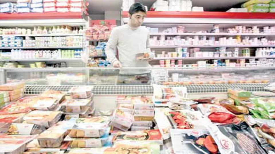 صعود تند قیمت کالاهای اساسی در شرایطی رخ داده که دولت برای پرداخت یارانه و کالابرگ با کسری منابع مواجه است‌