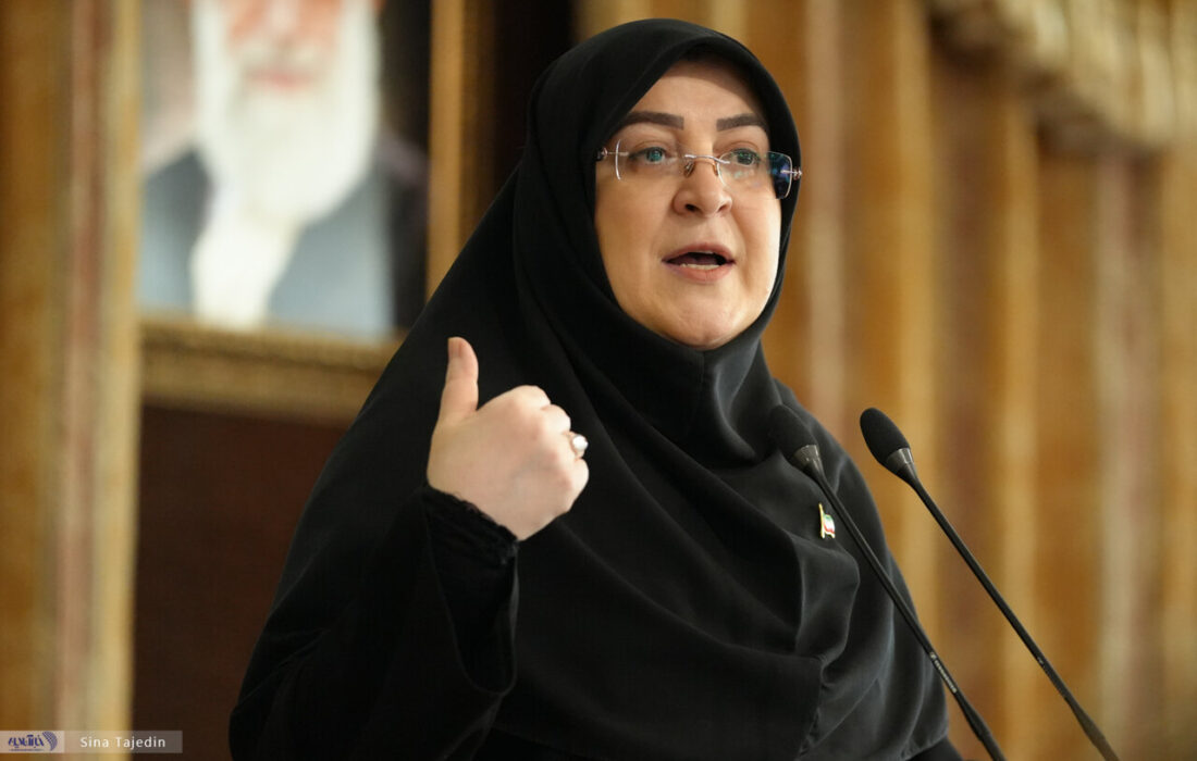 مهاجرانی: نه کارمندی اخراج و تعدیل می‌شود نه حقوق کسی کاهش می‌یابد