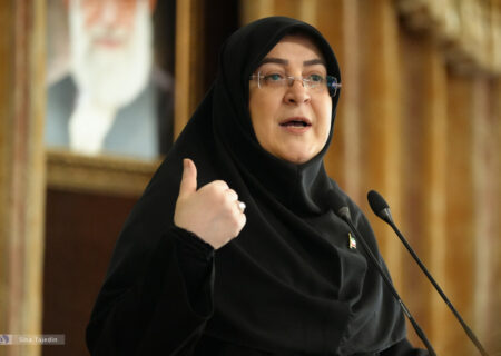 مهاجرانی: نه کارمندی اخراج و تعدیل می‌شود نه حقوق کسی کاهش می‌یابد