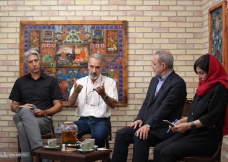 دانش‌آموزان سواد خواندن ندارند/ بخاطر کمبود نیرو از معلم ۸۰ ساله خواسته‌اند درس بدهد/ حال دانش‌آموزان در مدرسه خوب نیست