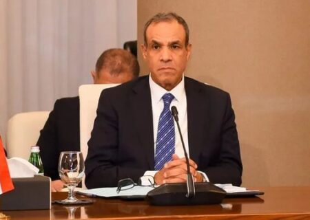 الاهرام: وزیر خارجه مصر فردا پذیرای عراقچی و گروسی خواهد بود