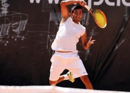 حسین‌زاده: فدراسیون تنیس آب معدنی هم به بازیکنان نمی‌دهد!/ کار از ریشه خراب است