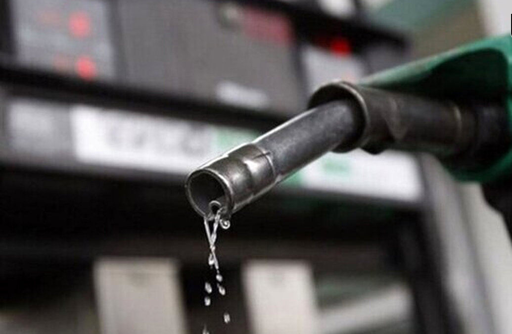 ورود بنزین سوپر به کشور طی هفته های آینده / احتمال عرضه بالای 50 هزار تومان در هر لیتر