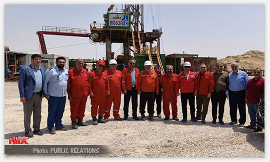 كاركنان اقماری در سخت ترین شرایط اقلیمی و گرمای شدید بی وقفه در راستای حفظ ، نگهداشت و افزایش تولید تلاش می كنند