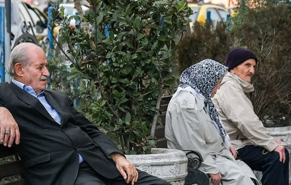 اعتراض بازنشستگان به خدمات ضعیف بیمه تکمیلی/ ۳ میلیون تومان هزینه آزمایش!