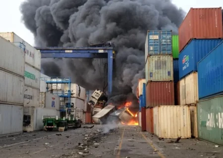 بلاتکلیفی بازرگانان بندر شهید رجایی؛ از چالش رفع تعهد ارزی تا پرداخت نصفه نیمه خسارت