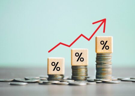 ۵۰ درصد جمعیت ایران نیازمند حمایت‌های معیشتی هستند/ ۸۰ درصد مشکلات ریشه در سیاست‌های بین‌المللی دارد/ با راهکارهای صرفا داخلی امکان حل معضلات وجود ندارد