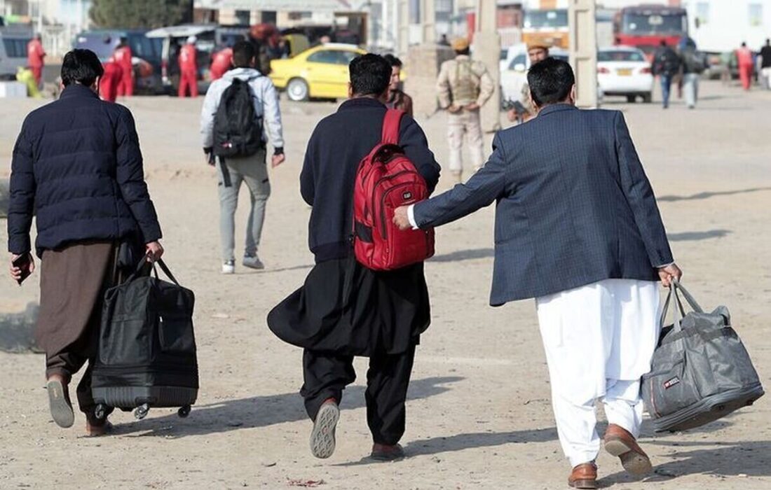 اتباع افغان دوباره به ایران بر میگردند؟/ شرط وزارت کار برای ورود کارگران افغانستانی