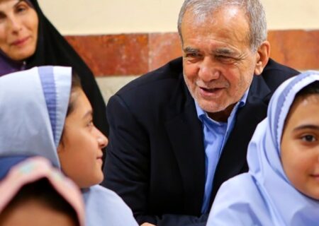 سهم اندک ۸٫۹۸ درصد بودجه دولت به آموزش و پرورش/ معلمان در فشار و دانش‌آموزان ابتدایی کم‌سواد / ده‌ها نشست پزشکیان با آموزش و پرورش؛ نتیجه؟ صفر !