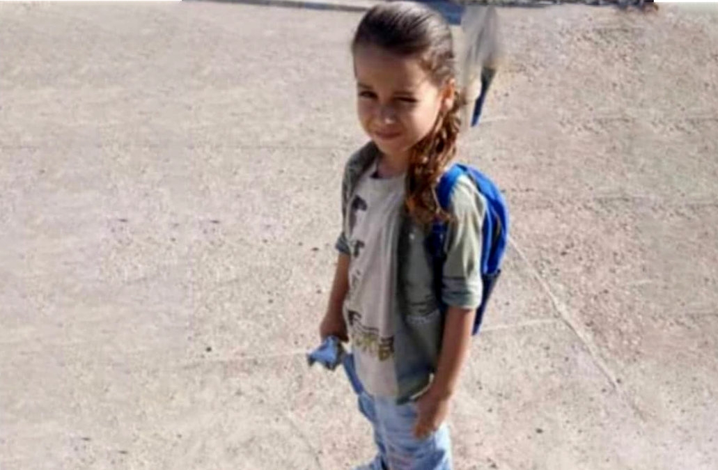 مرگ پسر 7 ساله خوزستانی با شلیک شتابزده پلیس به ماشین بدون پلاک پدرش / 3 گلوله هم به جان خواهر 9 ساله اش نشست