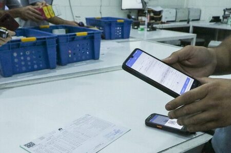 پلتفرم‌های تاکسی‌های اینترنتی حق تجویز و فروش مسقیم دارو را ندارند