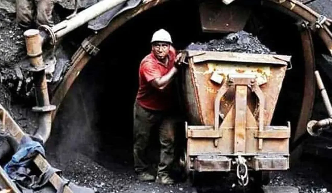 تلاش مجلس و تامین اجتماعی برای اصلاح قانون مشاغل سخت و زیان‌آور/ نمایندگان کارگری بی‌خبرند!