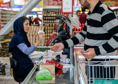 انصراف کارگران از بیمه تکمیلی به دلیل هزینه‌های سنگین/ کارگران از شهرها اخراج شده‌اند!