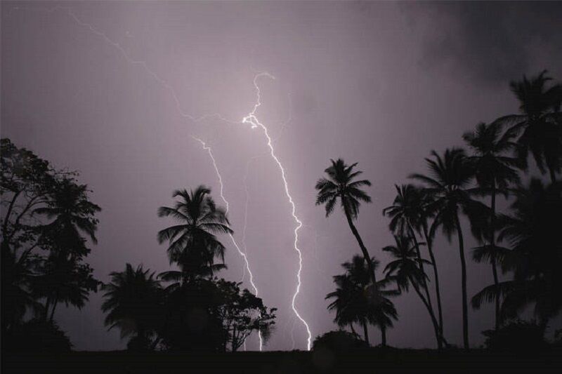 رگبار باران و رعد و برق در راه خوزستان