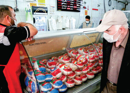 قیمت مرغ به نقطه جوش رسید/ قیمت یک مرغ کامل عجیب شد