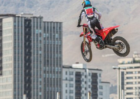 حمایت فدراسیون موتورسواری از بانوی ورزشکار سانحه دیده