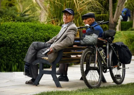 یک تصمیم برای افزایش حقوق بازنشستگان/ چرا همسان‌سازی بی‌اثر شده است؟