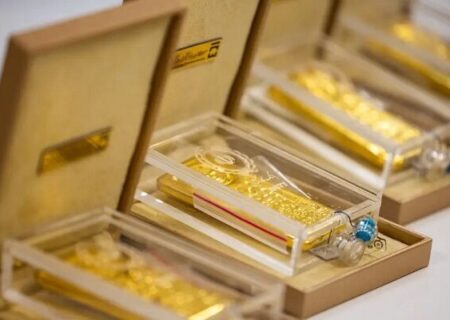 طلا به شدت سکته کرد/ قیمت جدید طلای جهانی امروز ۴ دی‌ماه ۱۴۰۴